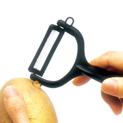 CERAMIC Y PEELER: Black